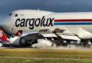 Товарен 747 загуби стойка от колесника си при аварийно кацане