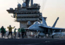 Изтребител F/A-18 падна зад борда на американски самолетоносач при рязка маневра