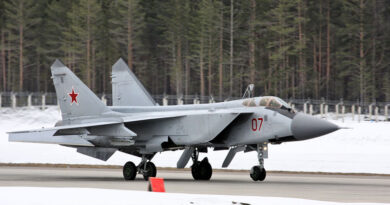 Украйна твърди, че е ударила руски изтребители МиГ-31 и Су-30/34 след атака срещу летище