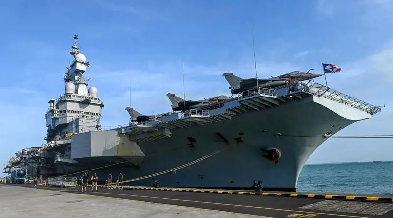 Офицер разкри местоположението на френския самолетоносач чрез телефонното приложение Strava